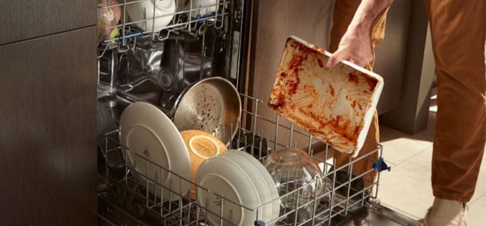 پاک کردن مواد غذایی قبل از قراردادن ظروف در ماشین ظرفشویی